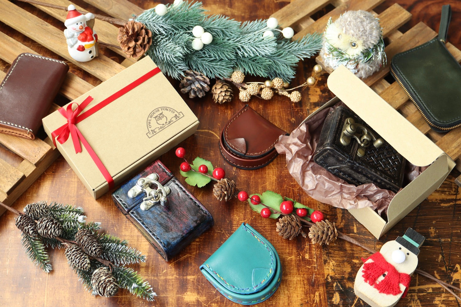ホリデーシーズンの革小物