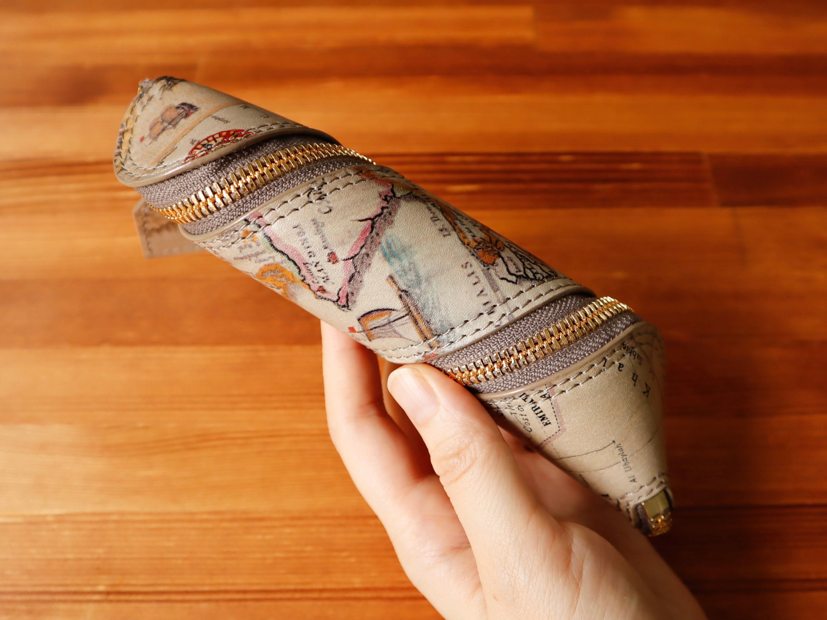 Leather roll fastener pen case ~Antique style map~(ivory)