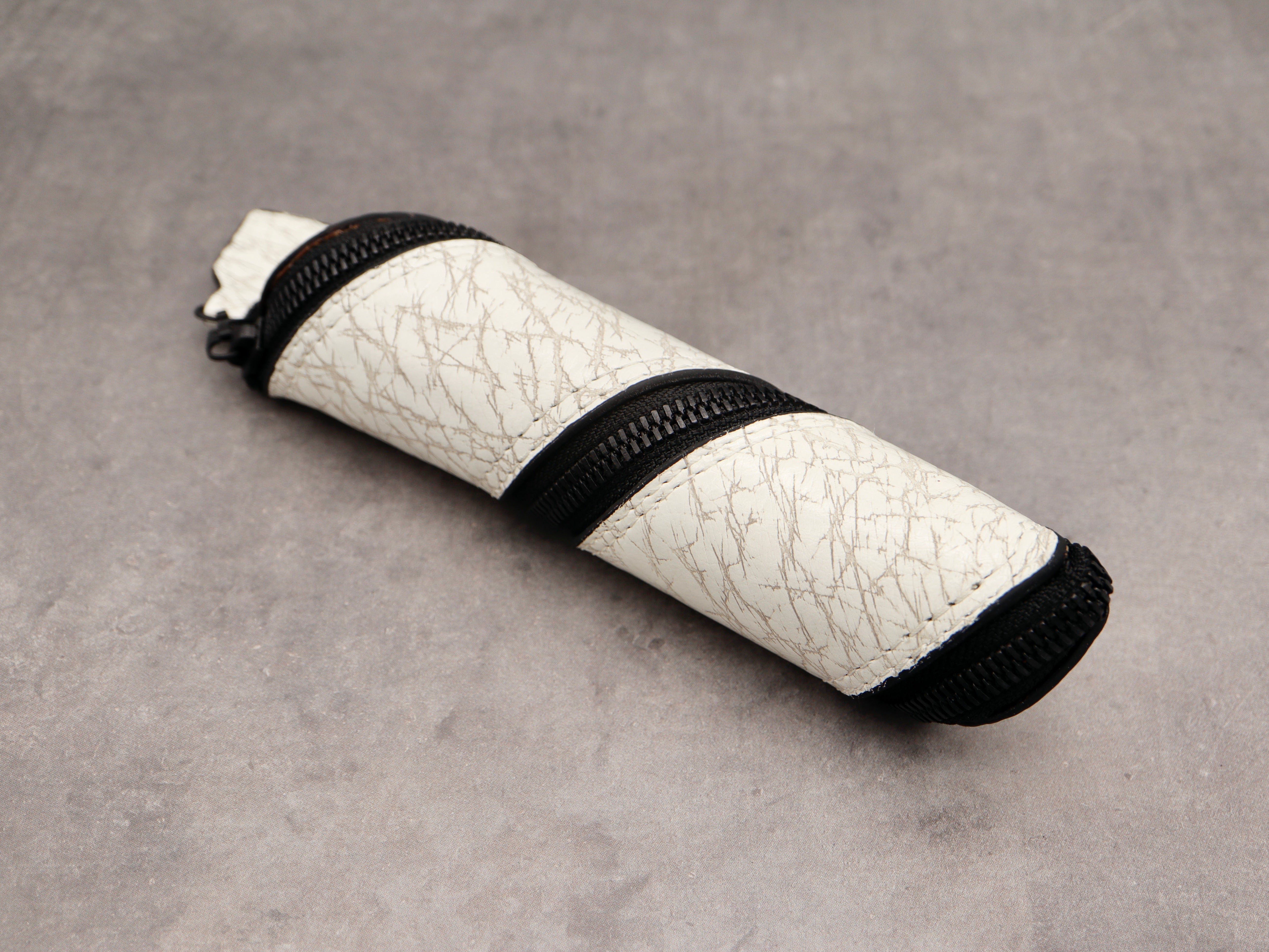 本革ロールファスナーペンケース(White)