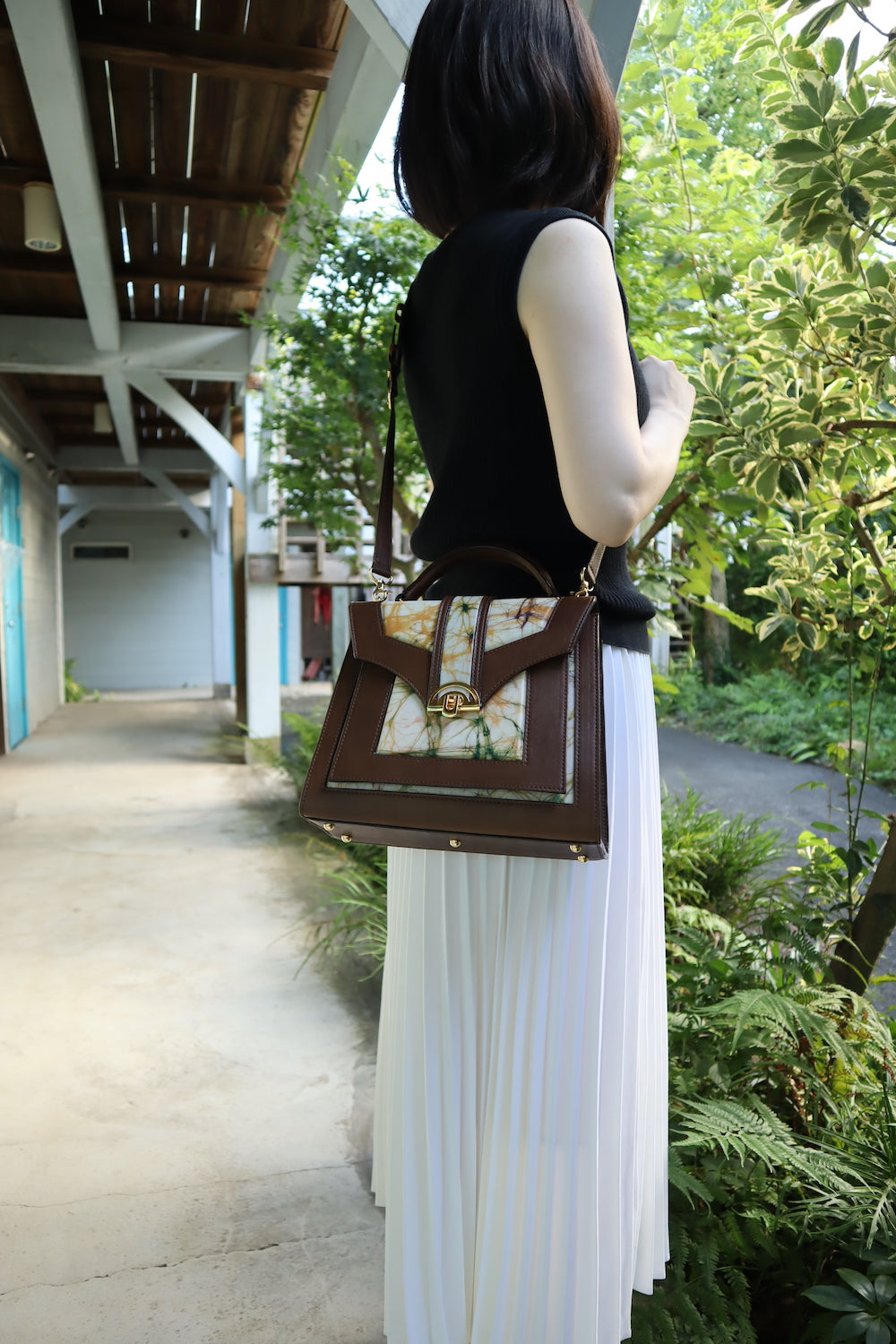 レザーとバティック染のミニショルダーバッグ(brown)