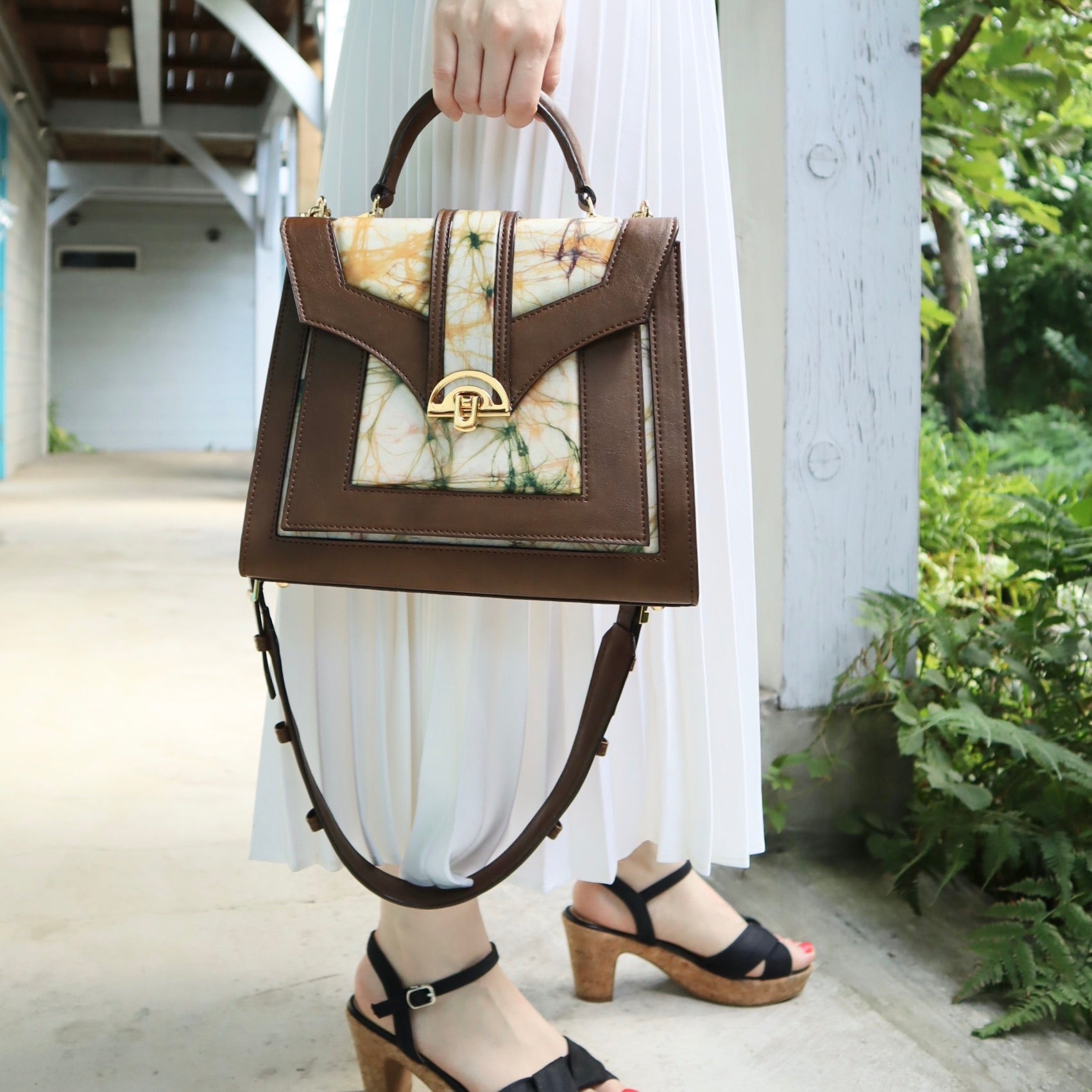 レザーとバティック染のミニショルダーバッグ(brown)